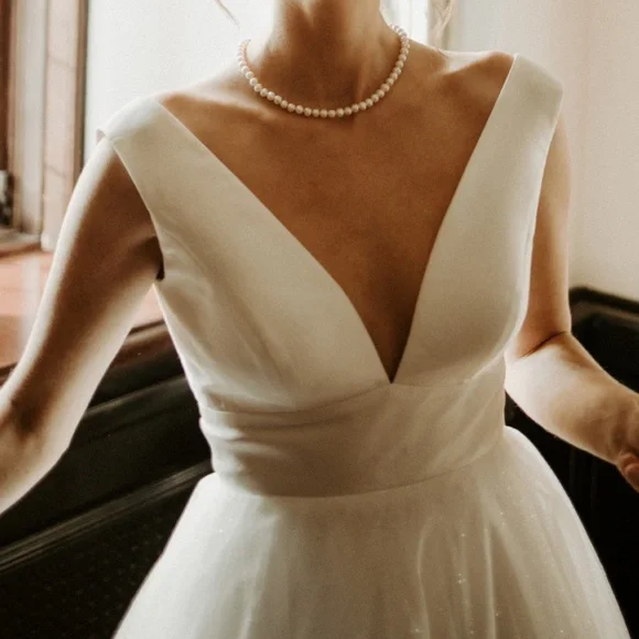 A-line Wedding Dress with elegant low Back